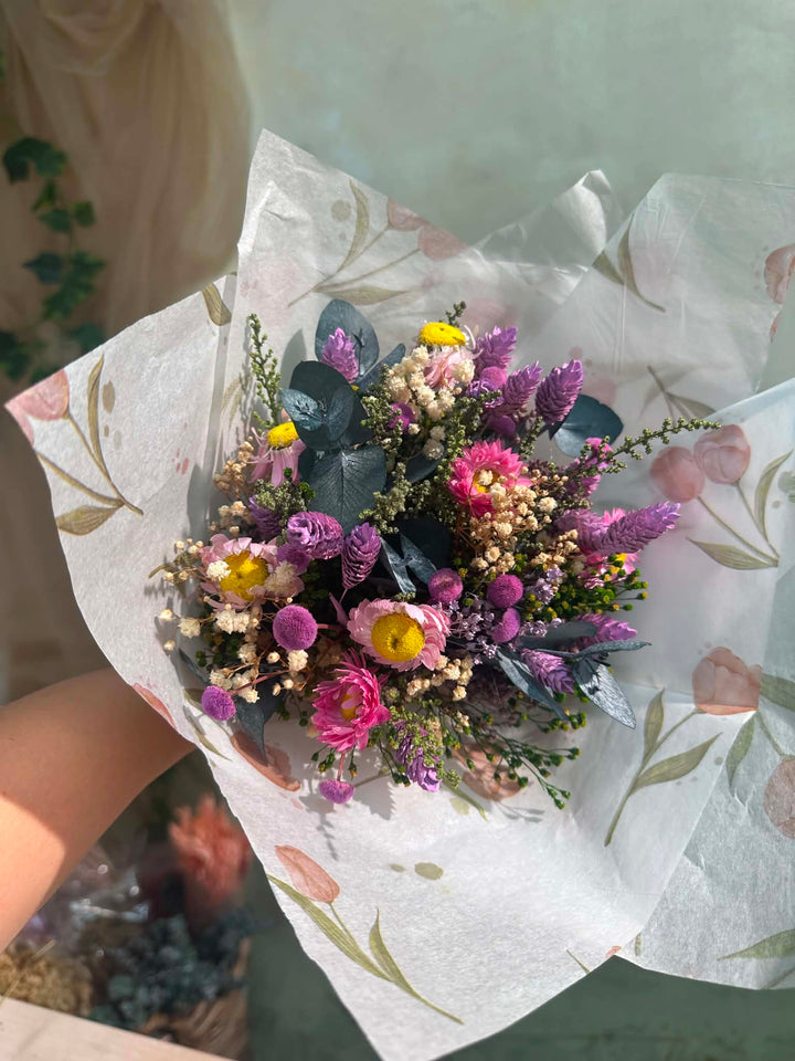 Mini Flower Bouquet: Pastel Teacher Gift with Daisies and Wildflowers – handmade floral hair accessory by magaela