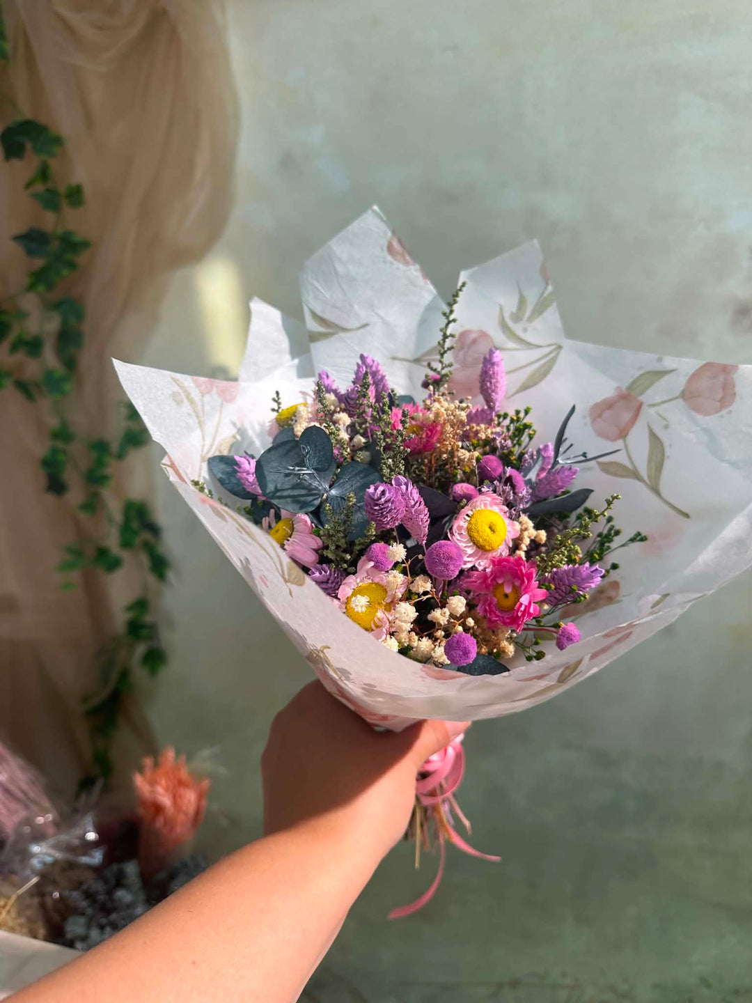 Mini Flower Bouquet: Pastel Teacher Gift with Daisies and Wildflowers – handmade floral hair accessory by magaela