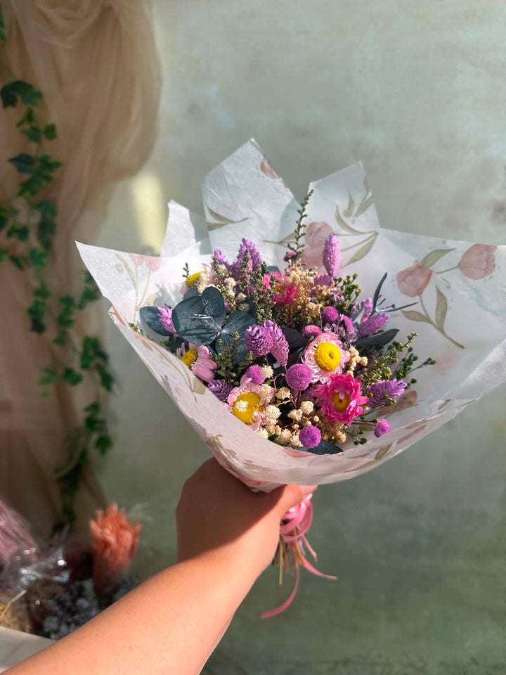 Mini Flower Bouquet: Pastel Teacher Gift with Daisies and Wildflowers – handmade floral hair accessory by magaela