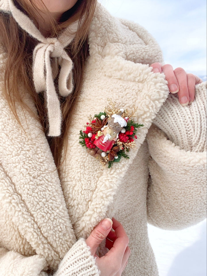 Nutcracker Christmas Brooch | Star Anise and Golden Leaves – handmade floral hair accessory by magaela