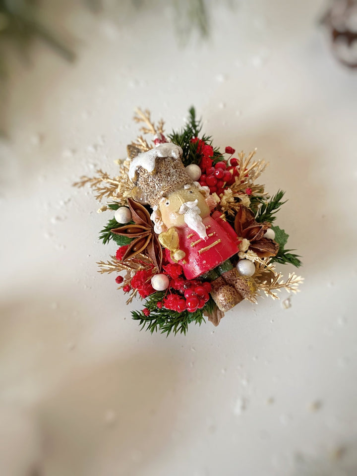 Nutcracker Christmas Brooch | Star Anise and Golden Leaves – handmade floral hair accessory by magaela