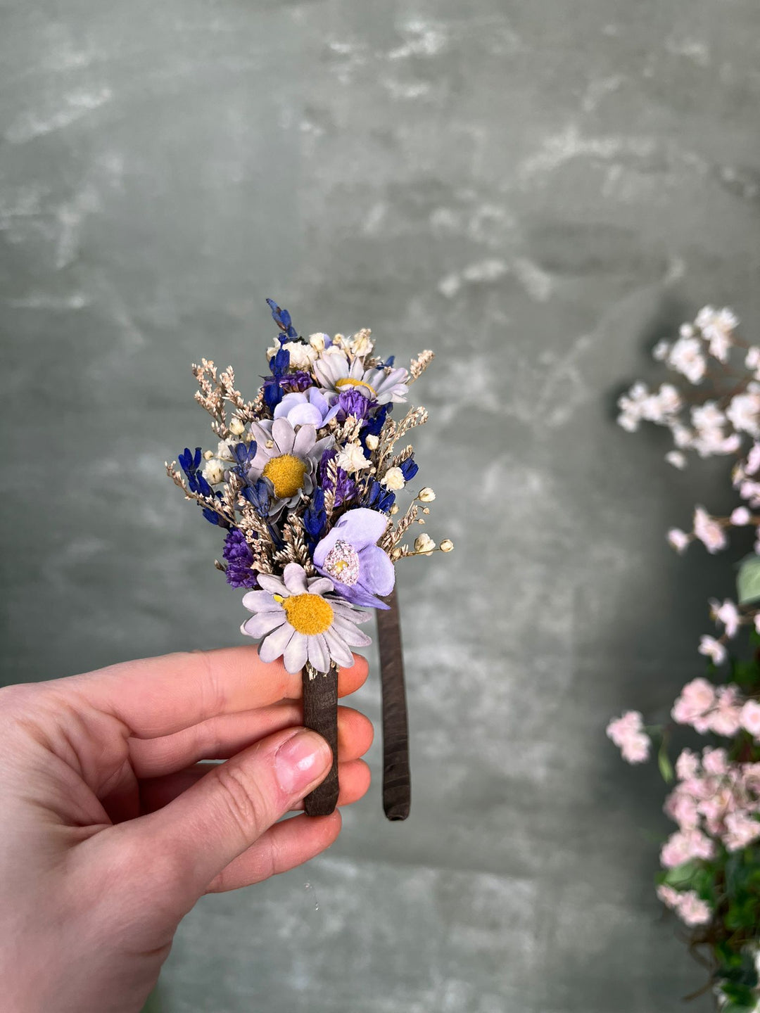 Blumenstirnband mit Gänseblümchen, Lavendel und Strandflieder