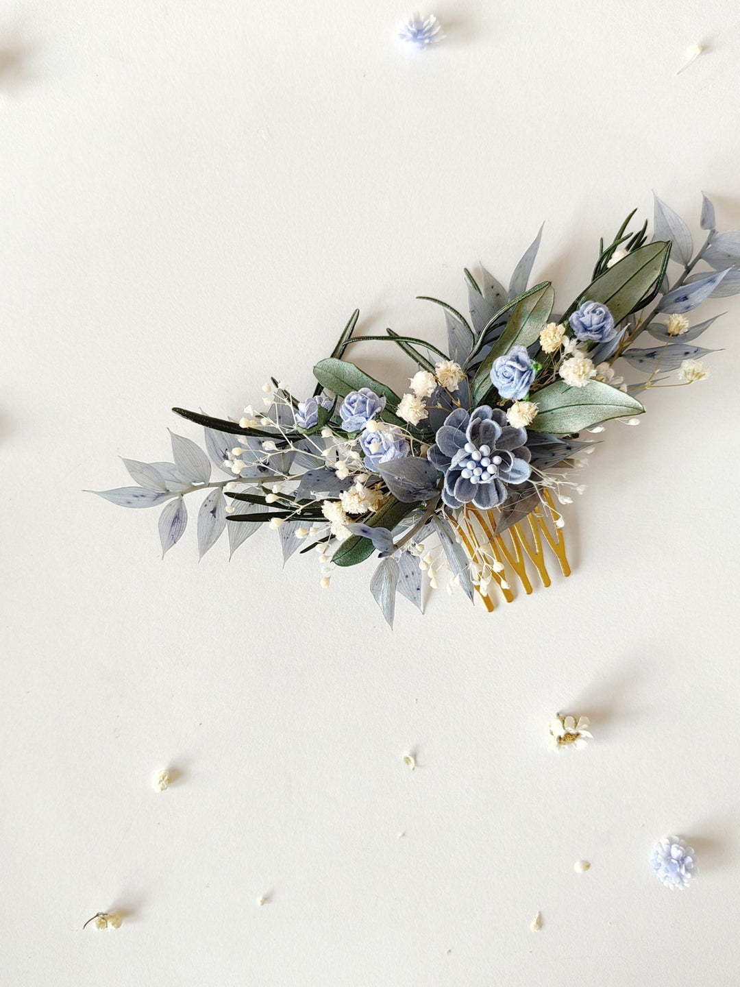 Baby Blue Flower Bridal Hair Comb: Romantic Greenery Hairpiece – handmade floral hair accessory by magaela