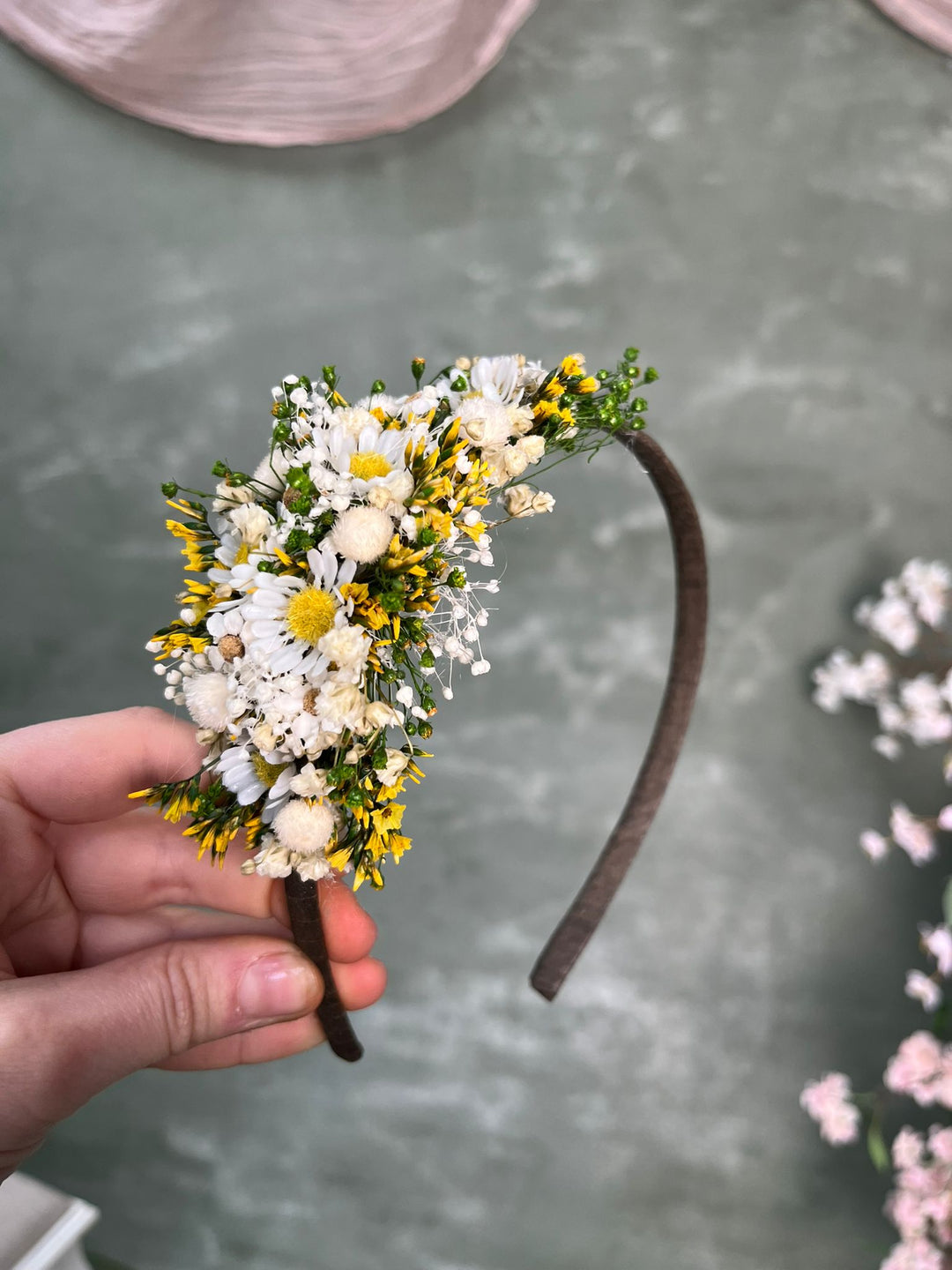 Floral Side Headband with Daisy Flowers in White and Yellow