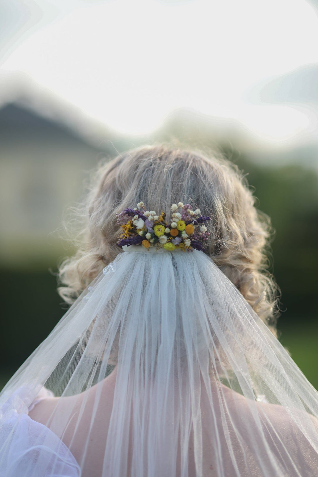 Wildflower Meadow Bridal Hair Comb with Lavender, Billy Buttons and Preserved Botanicals – handmade floral hair accessory by magaela