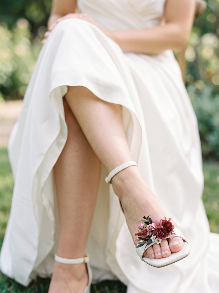 Burgundy Flower Shoe Clips: Boho Wedding Floral Decoration – handmade floral hair accessory by magaela