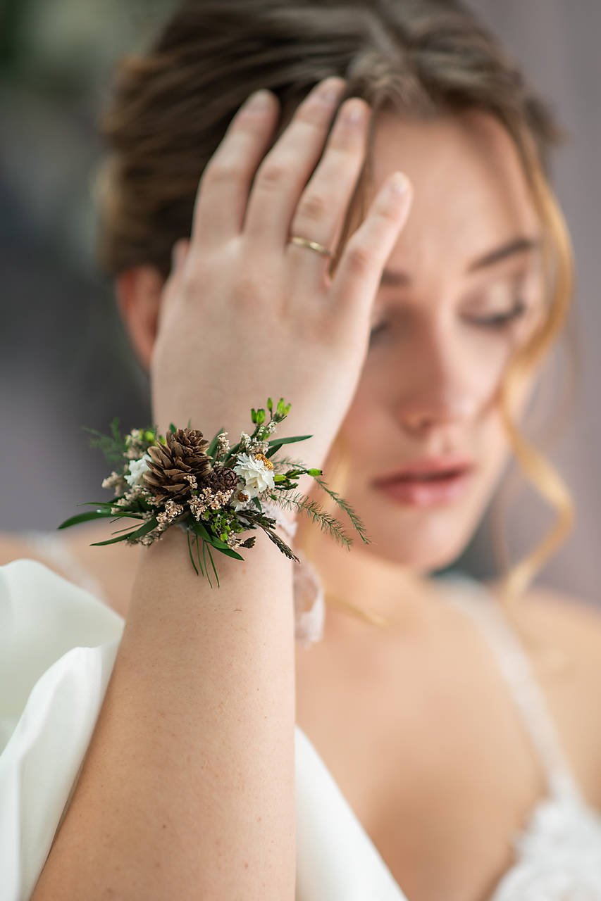 Woodland Greenery Bridal Set – Bouquet, Crown, Boutonniere, Hair Comb, Hair Pins & Bracelet – handmade floral hair accessory by magaela