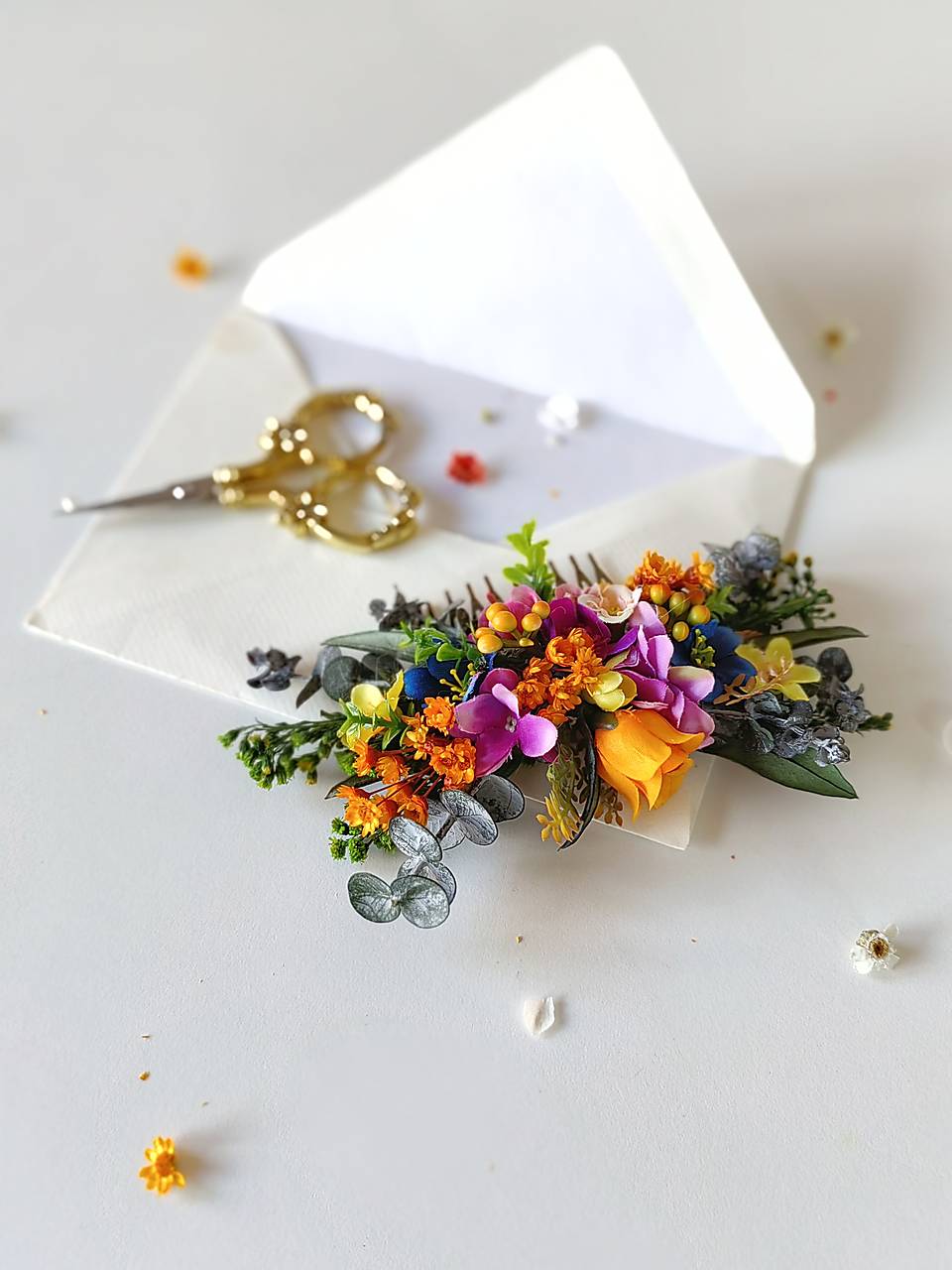 Colorful Meadow Flower Hair Comb: Boho Bridal Hairpiece – handmade floral hair accessory by magaela