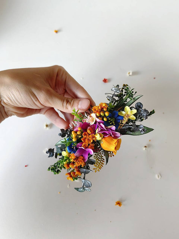 Colorful Meadow Flower Hair Comb: Boho Bridal Hairpiece – handmade floral hair accessory by magaela