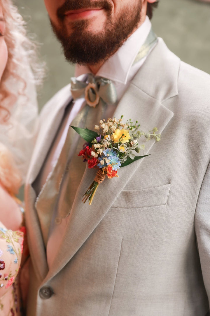 Wildflower Groom Boutonniere – Vintage Bridgerton Inspired Wedding Flower – handmade floral hair accessory by magaela