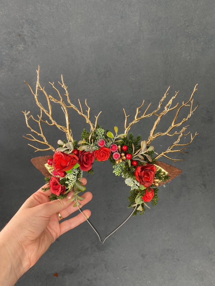 Christmas Reindeer Antler Headband: Woodland blueberries with lights – handmade floral hair accessory by magaela