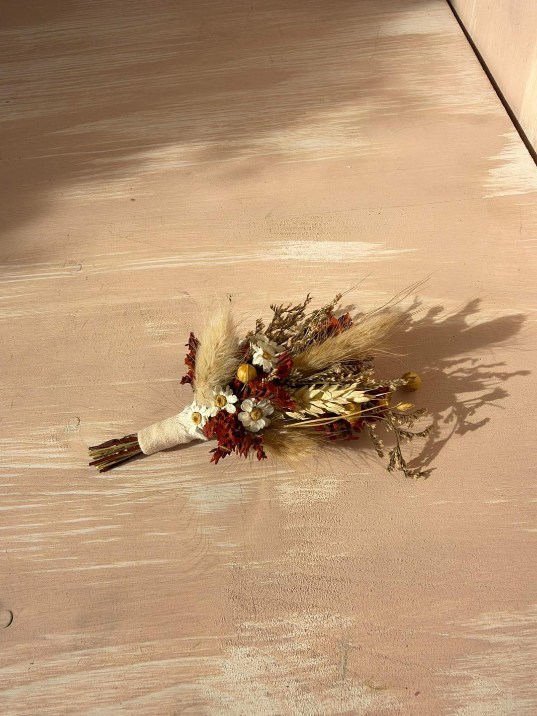 Brautstrauß aus Terrakotta: Rustikale Boho-Herbsthochzeit