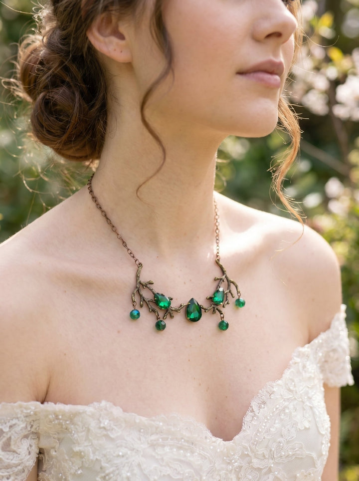 Emerald Green Flower Necklace: Glam Wedding Jewelry – handmade floral hair accessory by magaela