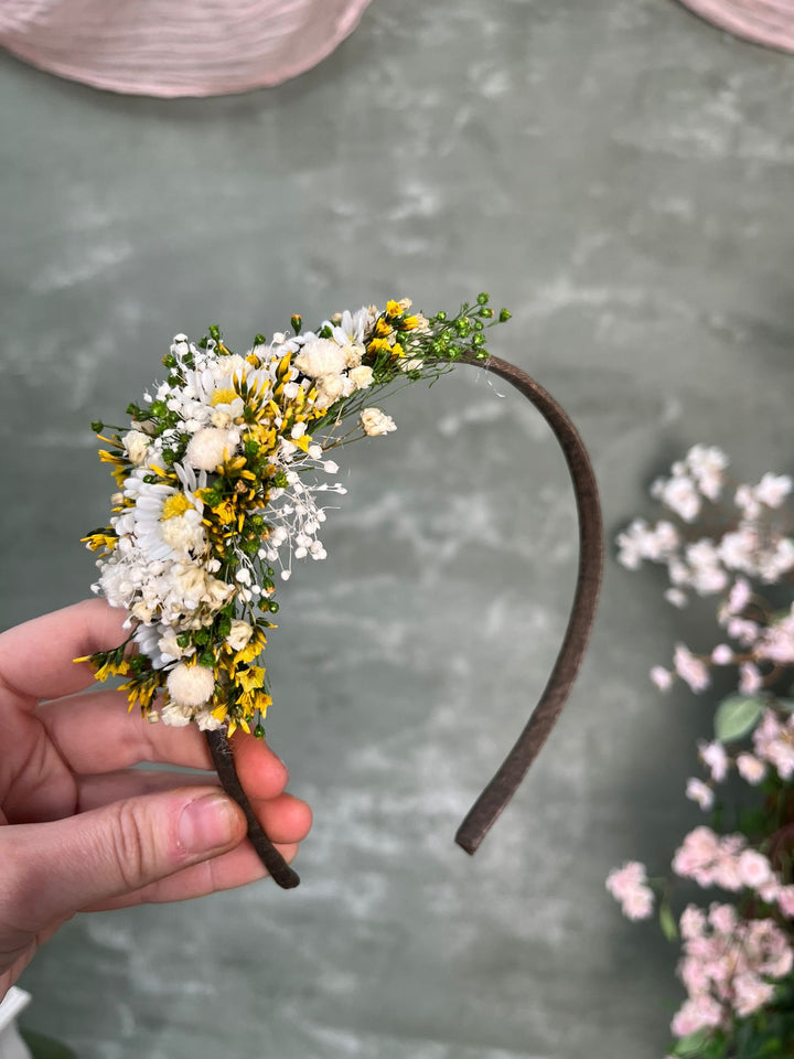 Floral Side Headband with Daisy Flowers in White and Yellow