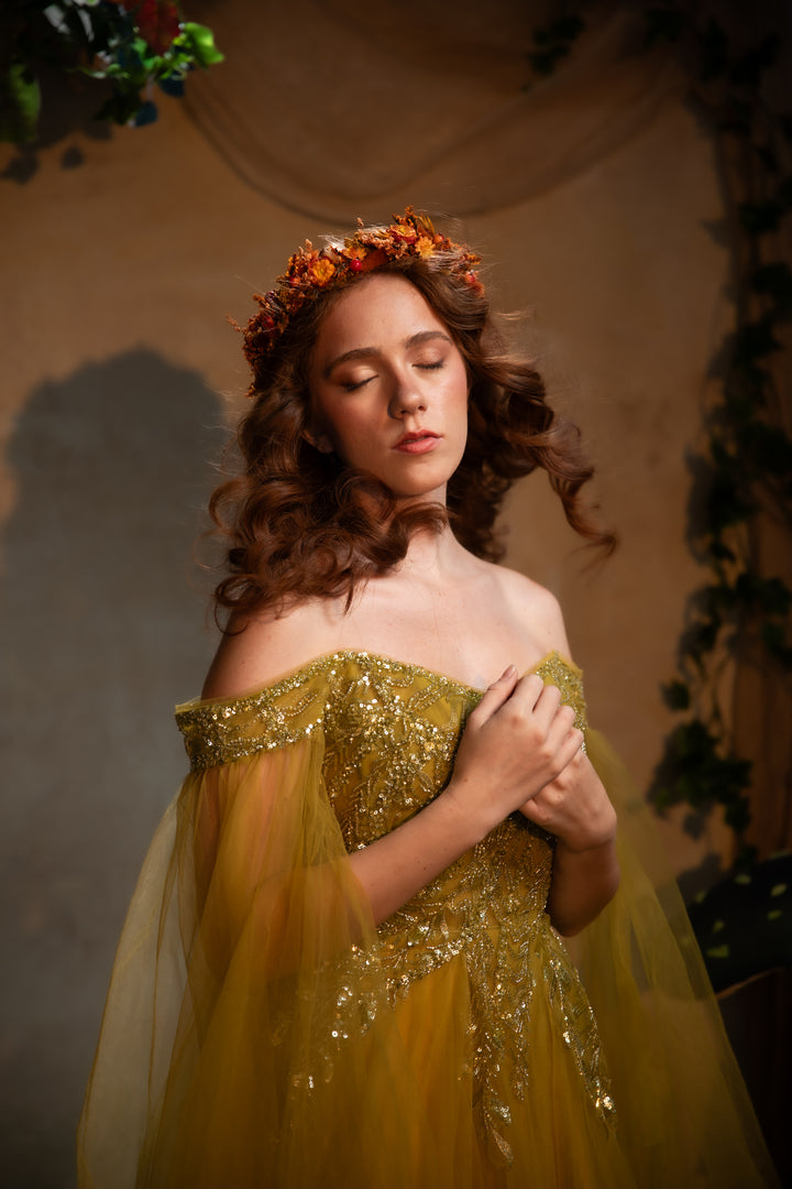Fall Bridal Half Wreath with Dried Flowers, Textile Flower and Berries in Rust and Orange