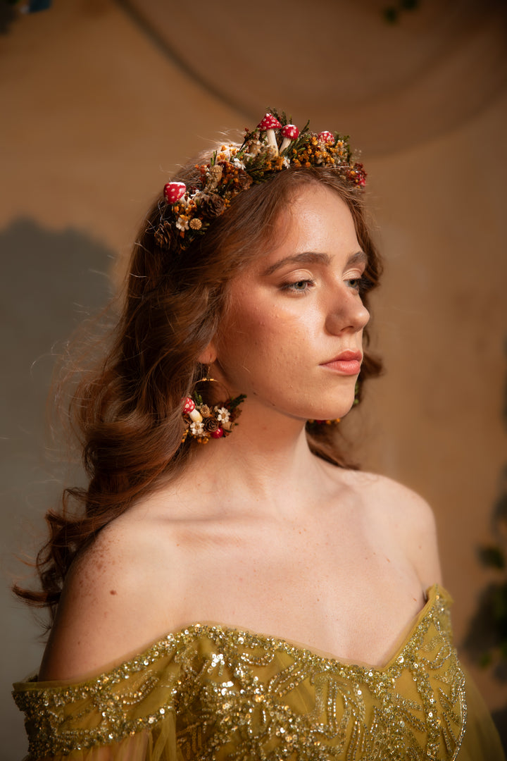 Fall Wedding Mushroom Headband with Preserved Flowers and Pine Cones