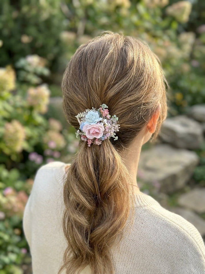 Pastel Rose Hair Tie with Roses and Baby´s Breath – handmade floral hair accessory by magaela