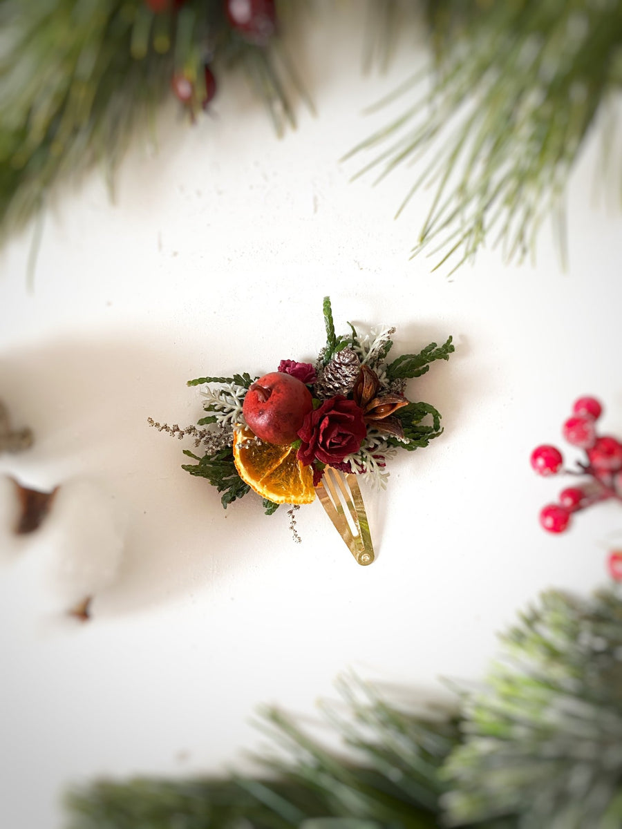 Weihnachtliche Blumen-Haarspange | Handgefertigtes Geschenk