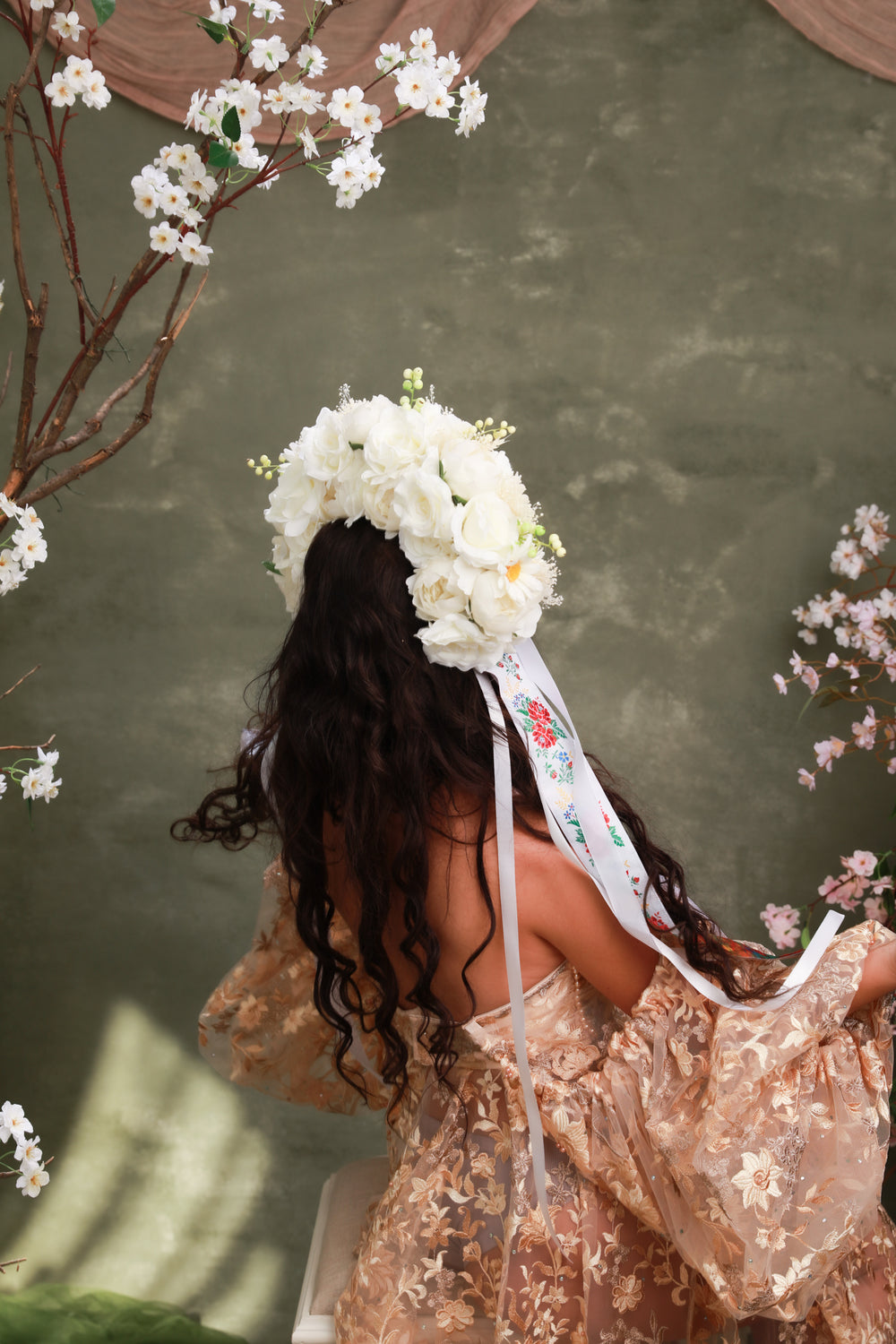 White Folk Bridal Crown with Daisies – Traditional Slovak Wedding Headpiece – handmade floral hair accessory by magaela