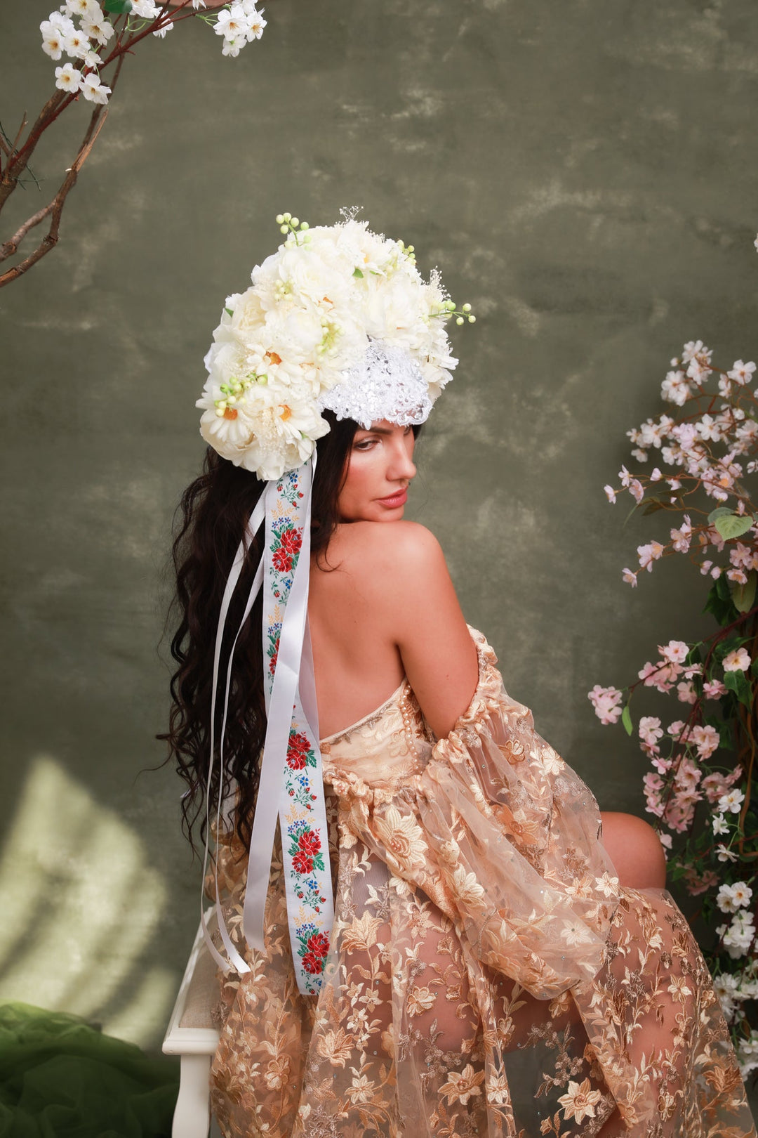 White Folk Bridal Crown with Daisies – Traditional Slovak Wedding Headpiece – handmade floral hair accessory by magaela
