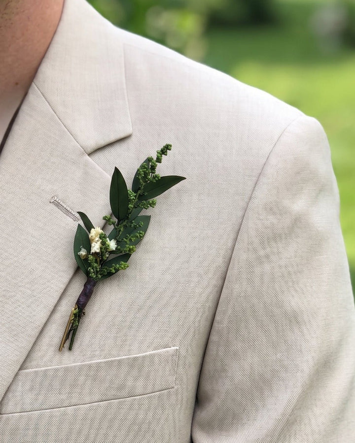 Greenery Wedding Boutonniere: Natural Baby's Breath Groom Accessory – handmade floral hair accessory by magaela