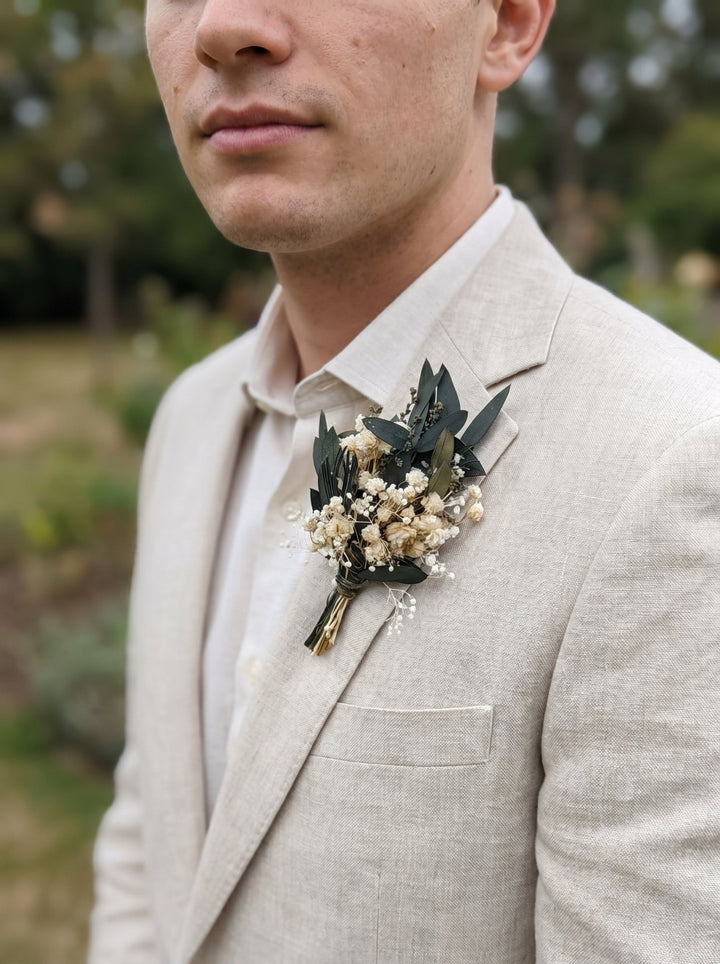 Greenery Wedding Boutonniere: Eucalyptus & Baby's Breath, Groom Accessory – handmade floral hair accessory by magaela