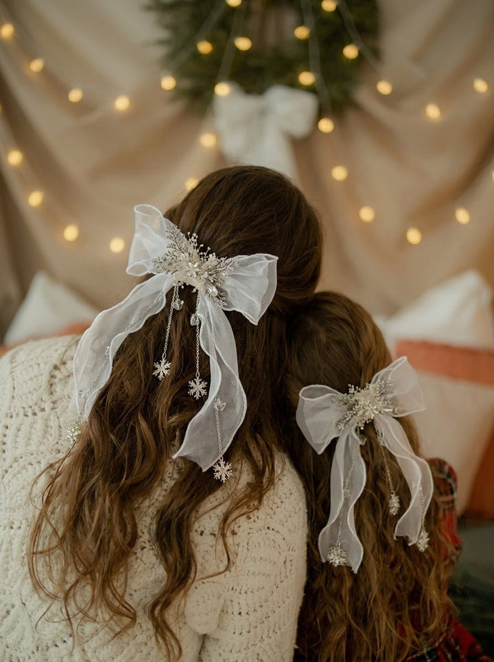 White Snowflake Hair Bow: Mom and Daughter Set | Winter Wedding and Christmas – handmade floral hair accessory by magaela