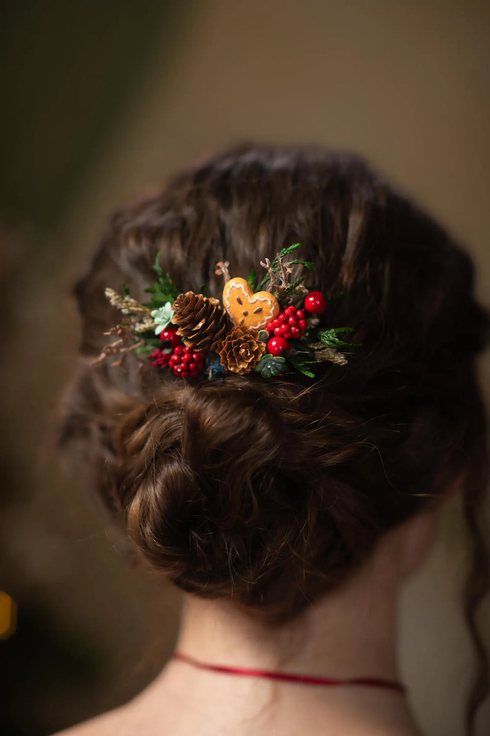 Christmas Comb & Pins Set – Gingerbread Holiday Accessories for Braids | Winter Wedding Hairpiece – handmade floral hair accessory by magaela