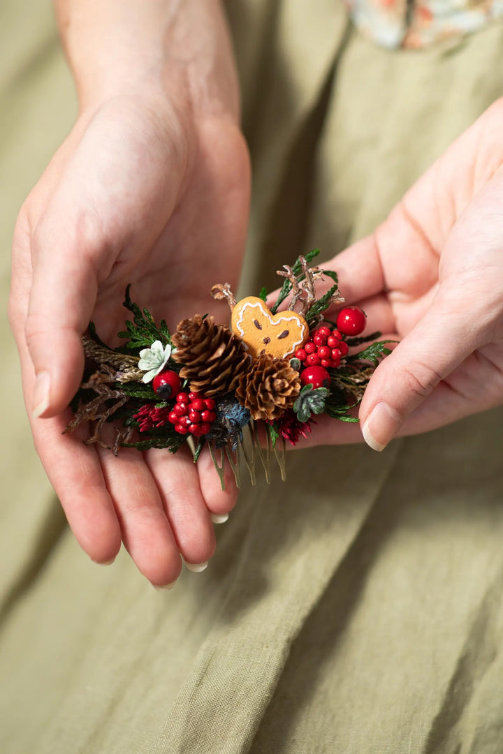 Christmas Comb & Pins Set – Gingerbread Holiday Accessories for Braids | Winter Wedding Hairpiece – handmade floral hair accessory by magaela