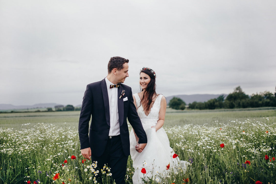 Floral Wooden Bow Tie: Folk Style Resin Wedding Accessory – handmade floral hair accessory by magaela