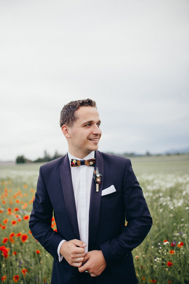 Floral Wooden Bow Tie: Folk Style Resin Wedding Accessory – handmade floral hair accessory by magaela