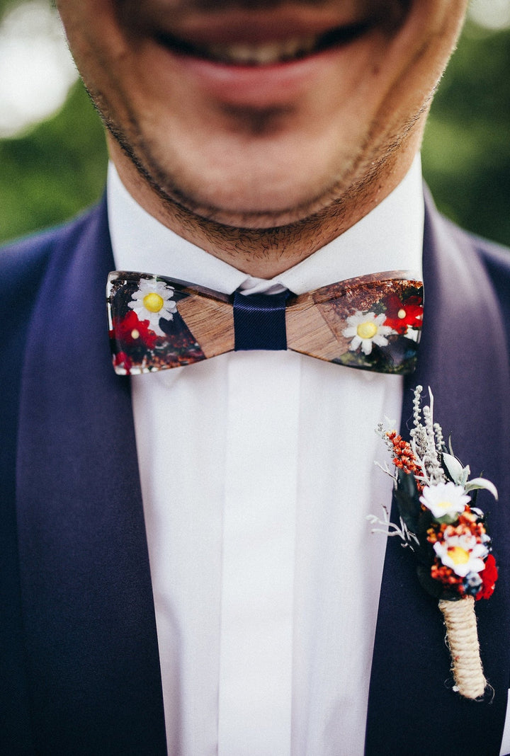 Floral Wooden Bow Tie: Folk Style Resin Wedding Accessory – handmade floral hair accessory by magaela
