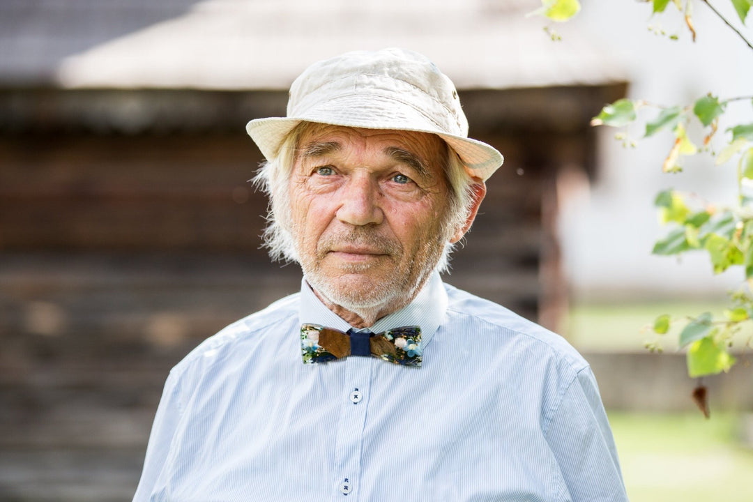 Floral Resin Wooden Bow Tie: Lavender Rose Wedding Accessory – handmade floral hair accessory by magaela