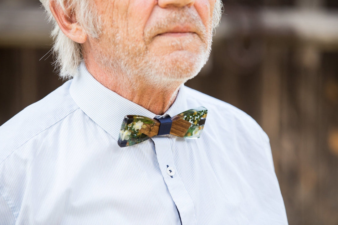 Floral Wooden Bow Tie: Handmade Resin Wedding Groom Accessory – handmade floral hair accessory by magaela
