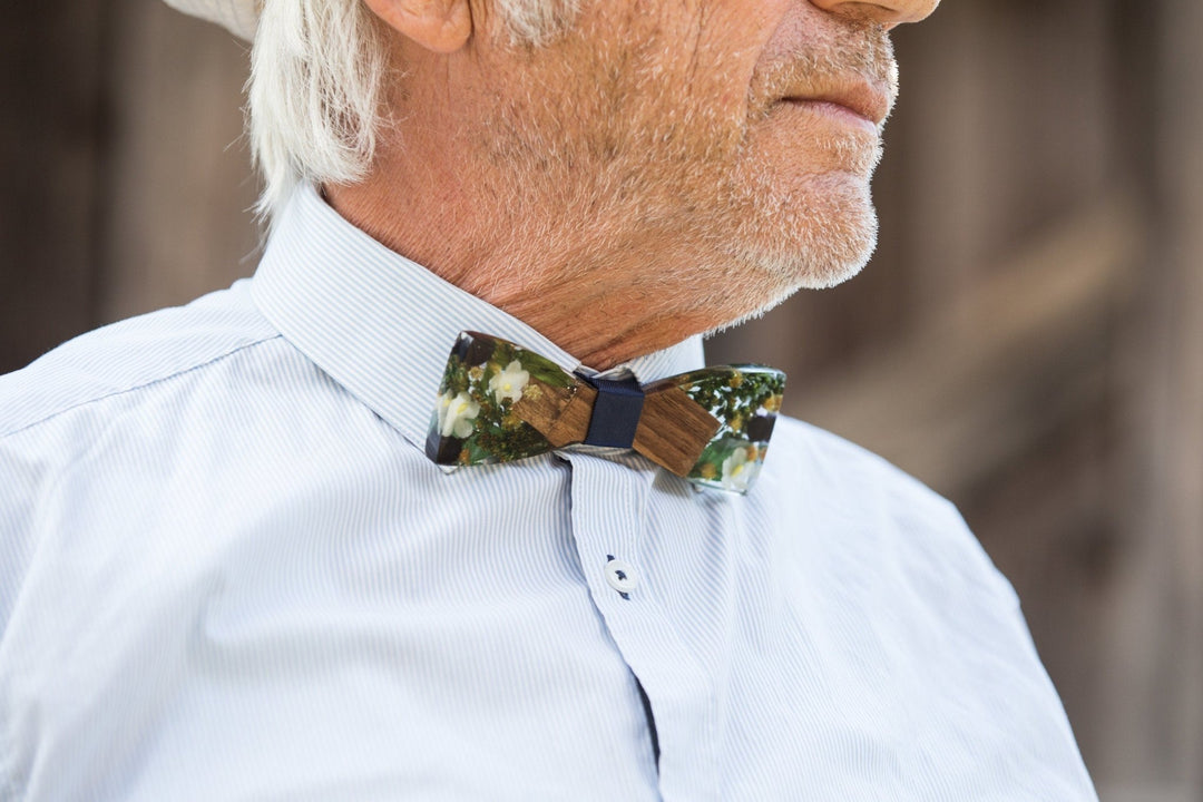 Floral Wooden Bow Tie: Handmade Resin Wedding Groom Accessory – handmade floral hair accessory by magaela