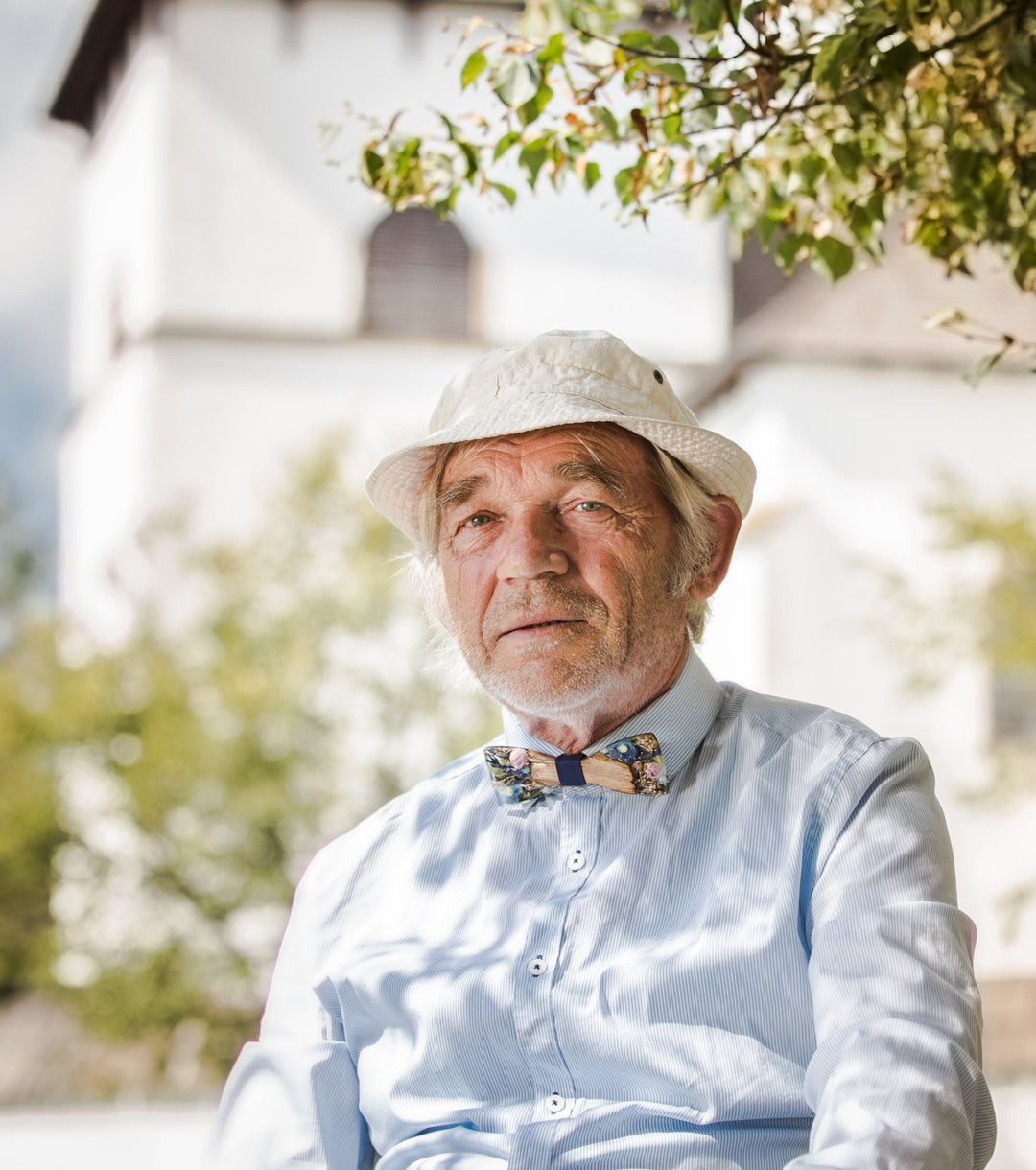 Floral Wooden Bow Tie: Resin Inlay, Men's Wedding Accessory – handmade floral hair accessory by magaela