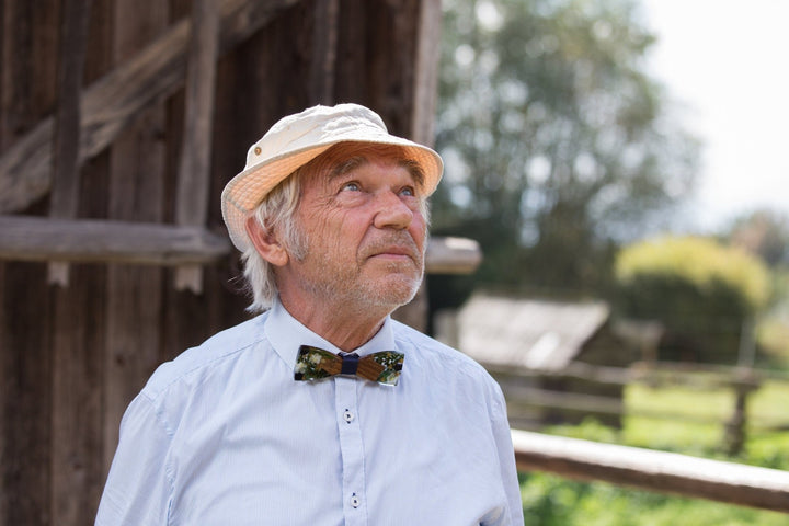 Floral Wooden Bow Tie: Handmade Resin Wedding Groom Accessory – handmade floral hair accessory by magaela