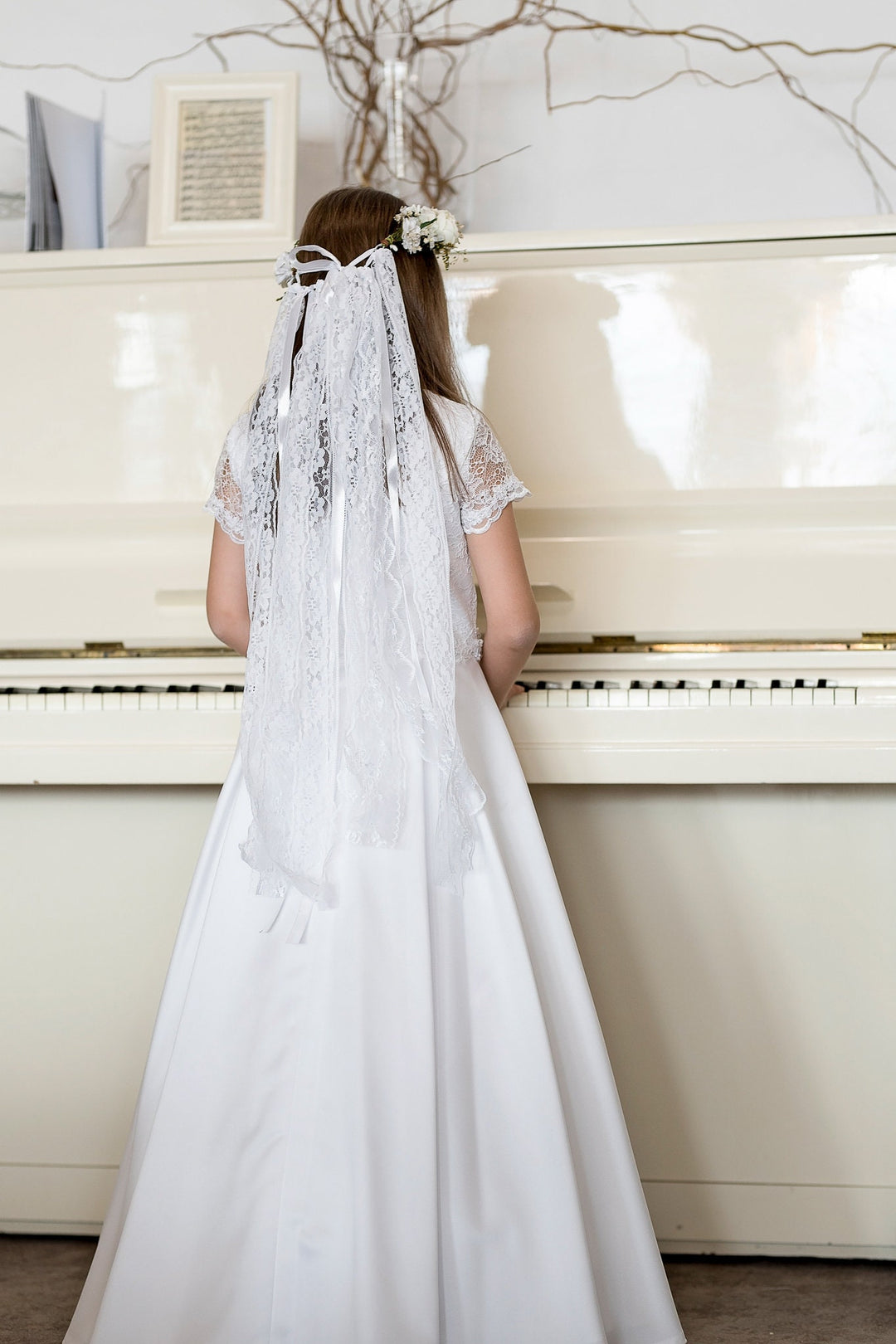 White Floral Hair Crown with Veil: First Communion Headpiece – handmade floral hair accessory by magaela