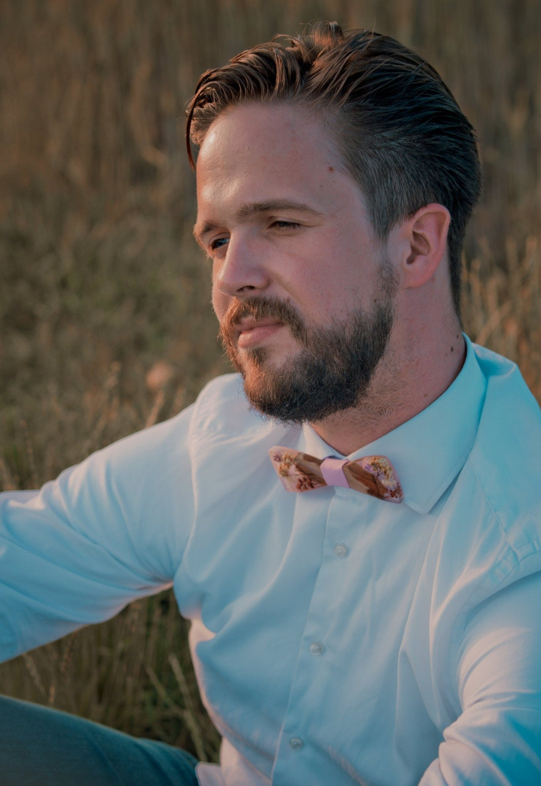 Floral Resin Wooden Bow Tie: Romantic Wedding Accessory – handmade floral hair accessory by magaela