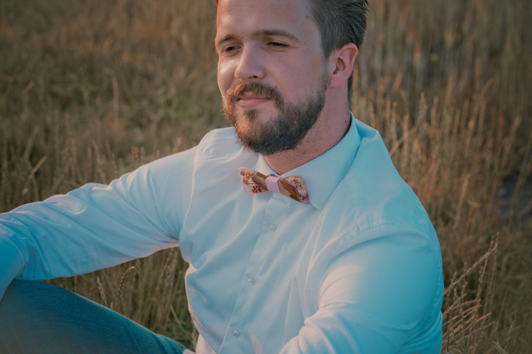 Floral Resin Wooden Bow Tie: Romantic Wedding Accessory – handmade floral hair accessory by magaela