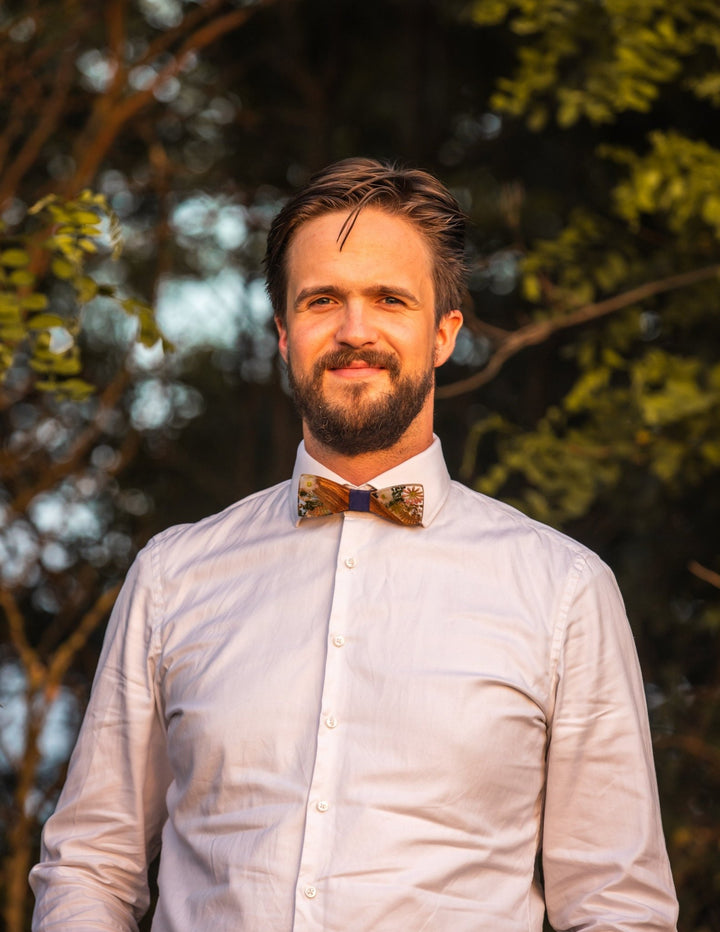 Floral Wooden Bow Tie with Blue Fastening - Men's Wedding Accessory – handmade floral hair accessory by magaela