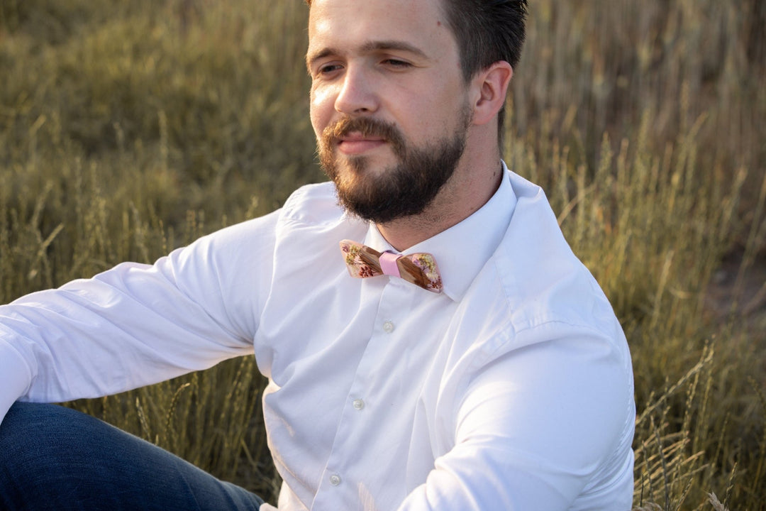 Floral Resin Wooden Bow Tie: Romantic Wedding Accessory – handmade floral hair accessory by magaela