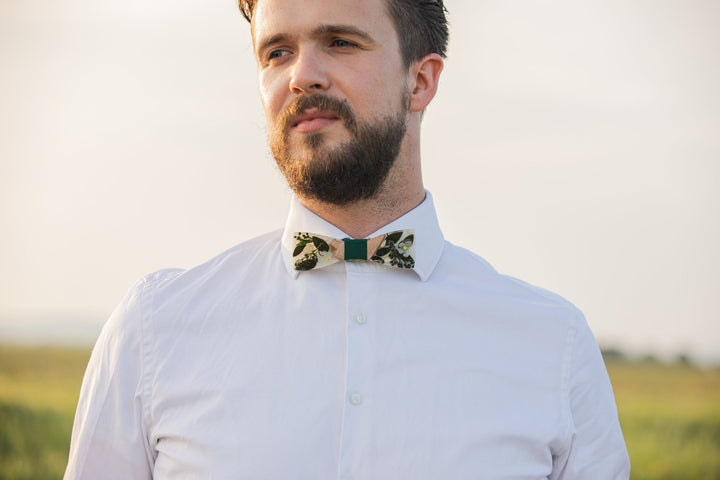 Floral Resin Wooden Bow Tie: Green & White Wedding Accessory – handmade floral hair accessory by magaela