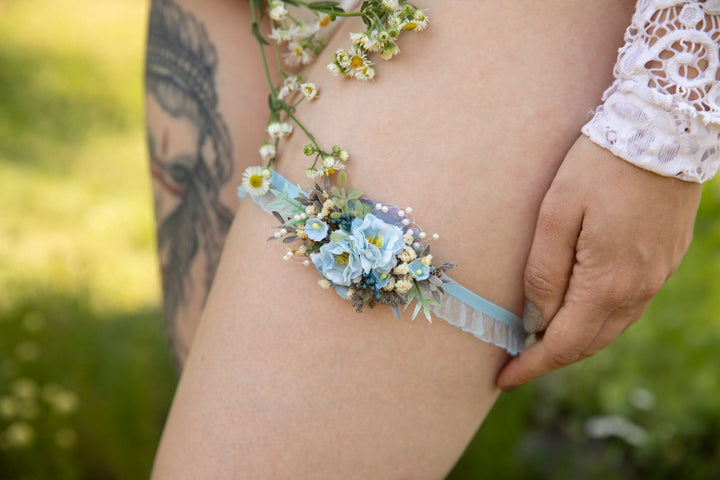 Blue Floral Wedding Garter: Handmade Bridal Accessory – handmade floral hair accessory by magaela