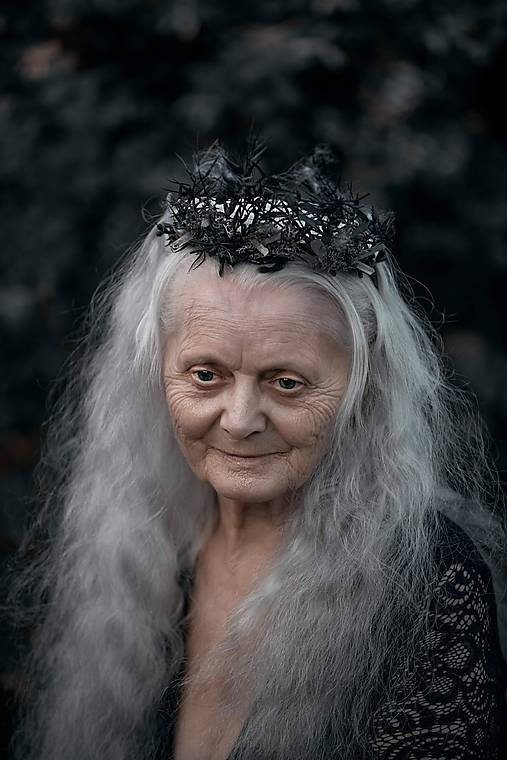 Black Halloween Hair Crown: Evil Queen Hairband – handmade floral hair accessory by magaela