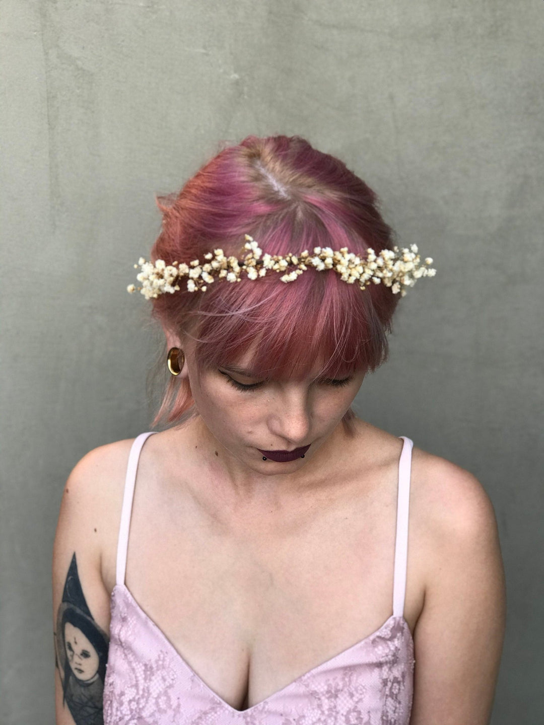 Beige Baby's Breath Wedding Hair Comb: Preserved Flower Bridal Accessory – handmade floral hair accessory by magaela