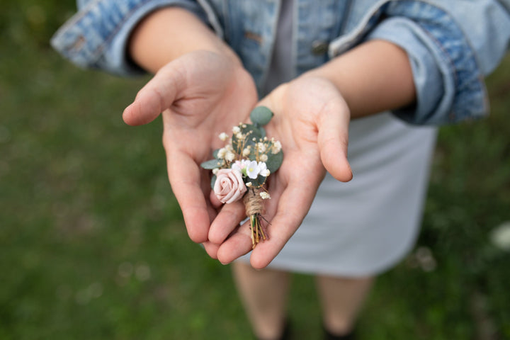 Dusty Pink Rose Boutonniere: Romantic Wedding Groomsmen Accessory – handmade floral hair accessory by magaela