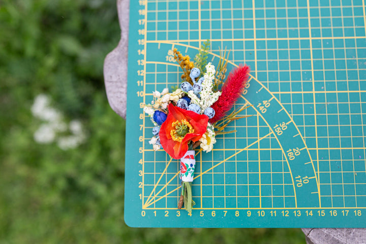 Folk Wedding Boutonniere: Poppy Groom Accessory – handmade floral hair accessory by magaela