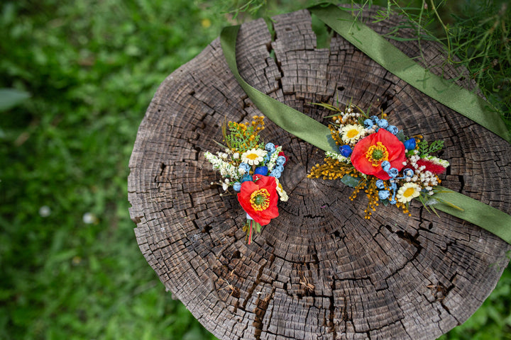 Folk Wedding Boutonniere: Poppy Groom Accessory – handmade floral hair accessory by magaela