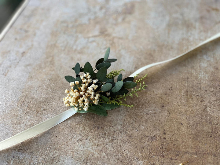 Greenery Wedding Bracelet: Ivory Floral Bridesmaid Corsage – handmade floral hair accessory by magaela